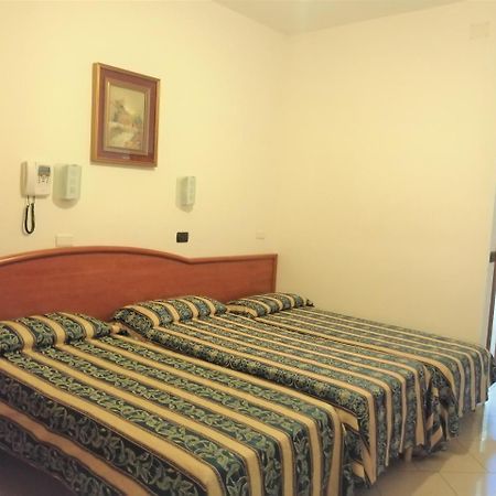 Hotel Villa Linda - Family Hotel - Nuova Costruzione Antisismica 리치오네 외부 사진