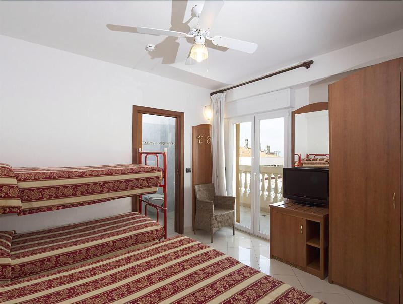 Hotel Villa Linda - Family Hotel - Nuova Costruzione Antisismica 리치오네 외부 사진