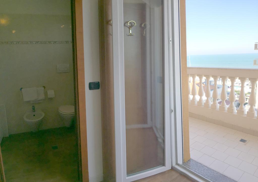 Hotel Villa Linda - Family Hotel - Nuova Costruzione Antisismica 리치오네 외부 사진