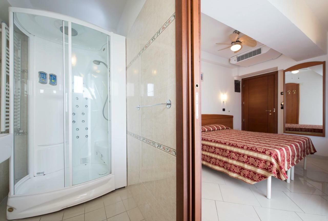 Hotel Villa Linda - Family Hotel - Nuova Costruzione Antisismica 리치오네 외부 사진