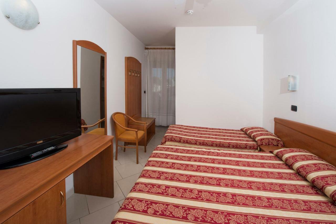Hotel Villa Linda - Family Hotel - Nuova Costruzione Antisismica 리치오네 외부 사진