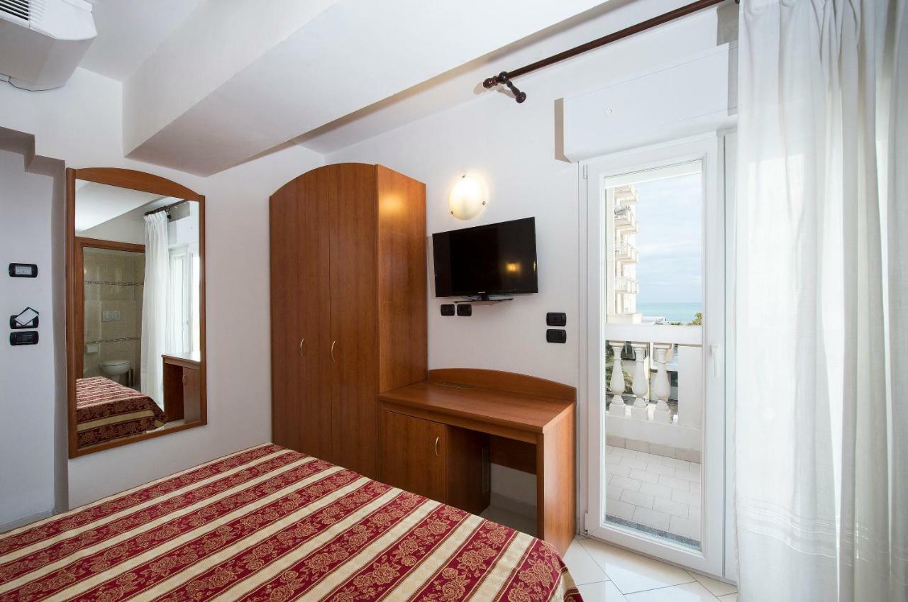 Hotel Villa Linda - Family Hotel - Nuova Costruzione Antisismica 리치오네 외부 사진