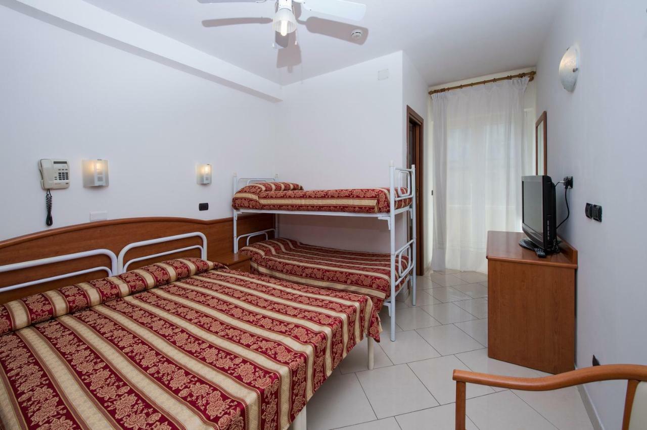 Hotel Villa Linda - Family Hotel - Nuova Costruzione Antisismica 리치오네 외부 사진